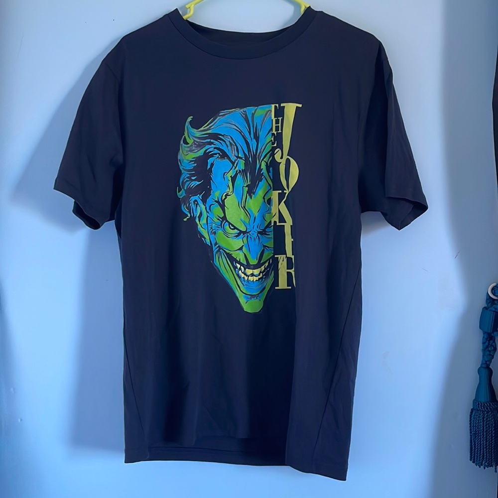 DC Comics The Joker Men’s Medium Navy Graphic Cotton T Shirt villain Batman